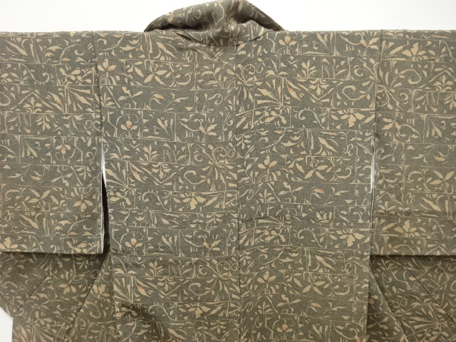  縮緬地　抽象花唐草模様　小紋着物